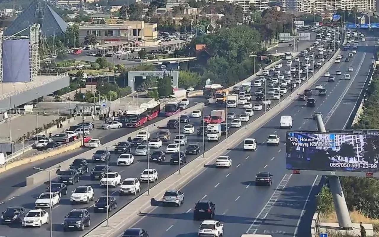 İşə maşınla gedənlərin NƏZƏRİNƏ İşə maşınla gedənlərin NƏZƏRİNƏ