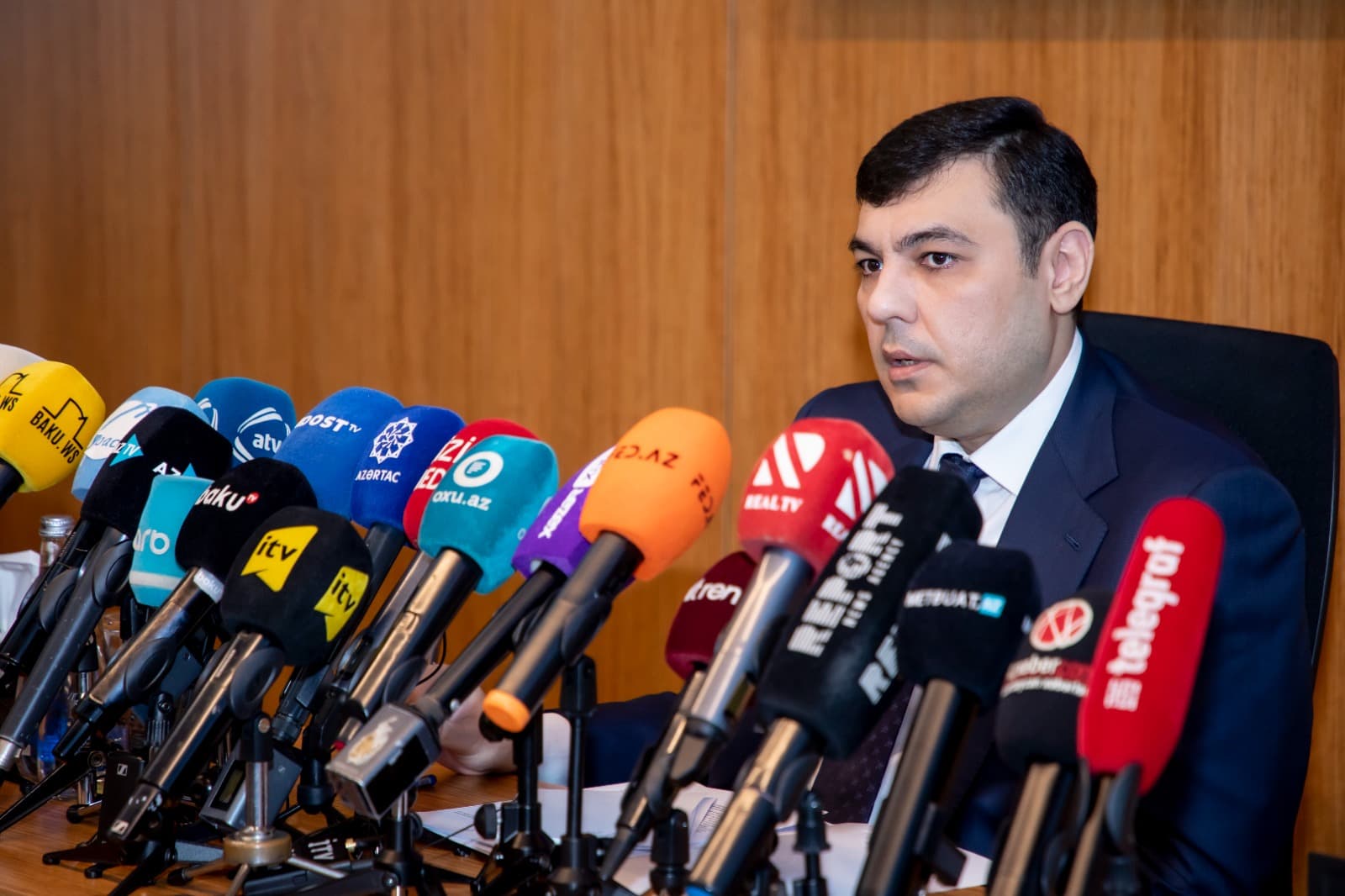 Vəli Quliyev şöbə müdirini vəzifədən azad etdi Vəli Quliyev şöbə müdirini vəzifədən azad etdi