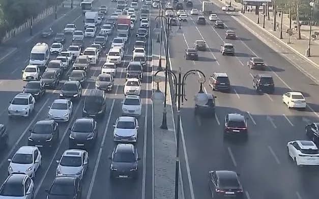 Hazırda bu yollarda sıxlıq var - SİYAHI Hazırda bu yollarda sıxlıq var - SİYAHI
