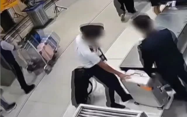 Pilot təyyarəni narkotik vasitənin təsiri altında idarə edibmiş Pilot təyyarəni narkotik vasitənin təsiri altında idarə edibmiş
