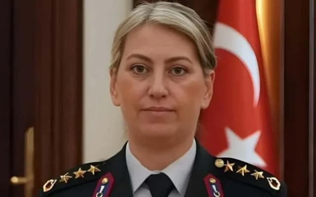 Türkiyənin ilk qadın generalı oldu Türkiyənin ilk qadın generalı oldu