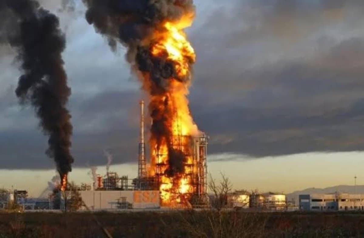 Rusiyaya dəhşətli hücum edildi - Şəhərlər od içində Rusiyaya dəhşətli hücum edildi - Şəhərlər od içində
