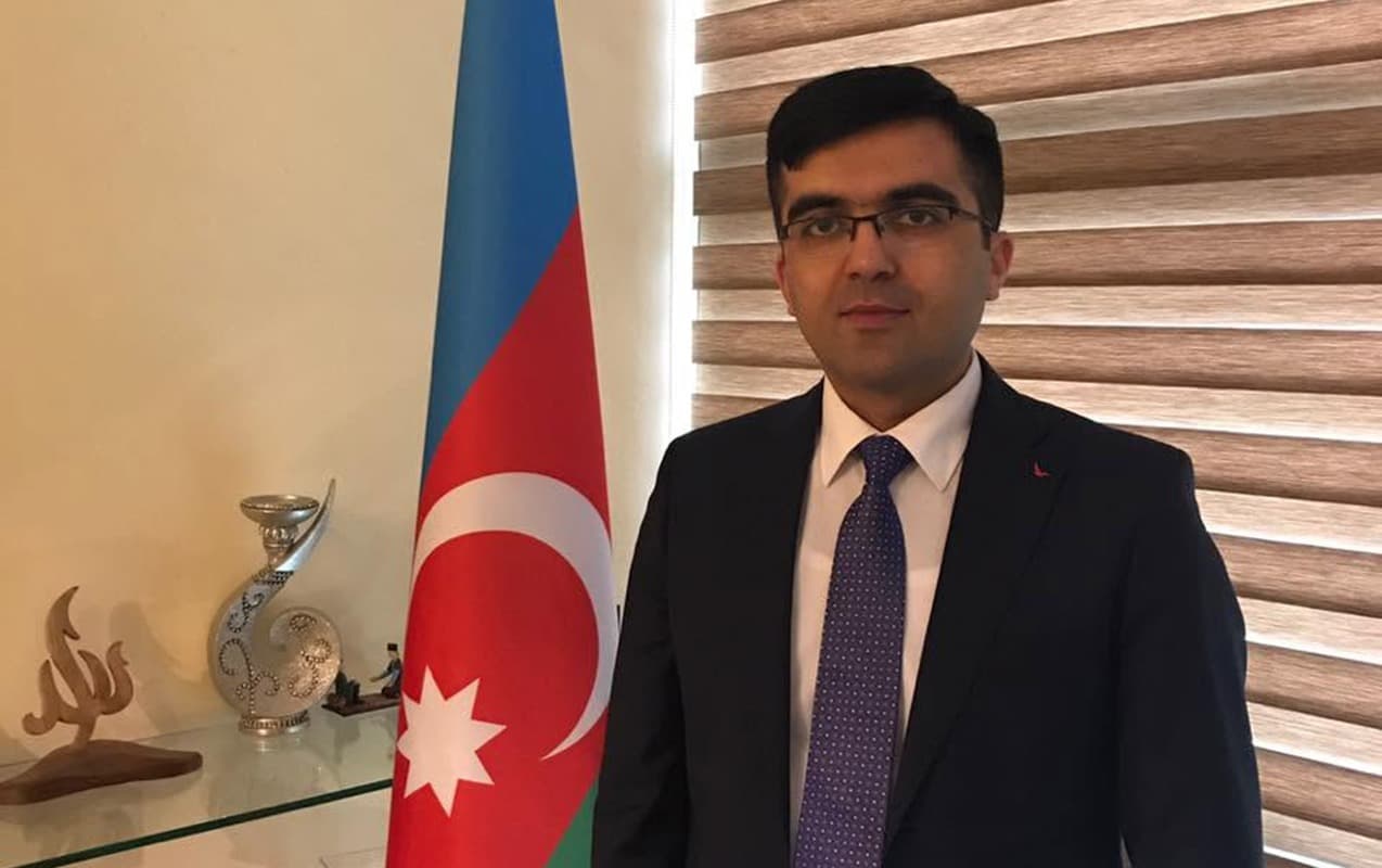 Dalaşanları ayırarkən öldürülən Azər vəkilin qardaşı imiş - FOTO Dalaşanları ayırarkən öldürülən Azər vəkilin qardaşı imiş - FOTO
