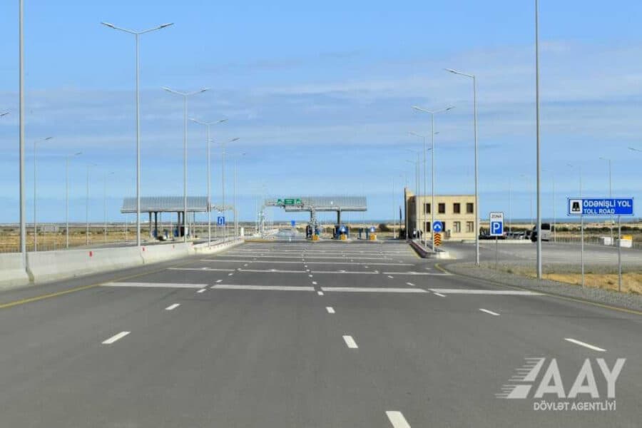 Sürücülərin kabusu: Ödənişli yol qaranlığa qərq olub - Pullar haraya gedir? Sürücülərin kabusu: Ödənişli yol qaranlığa qərq olub - Pullar haraya gedir?