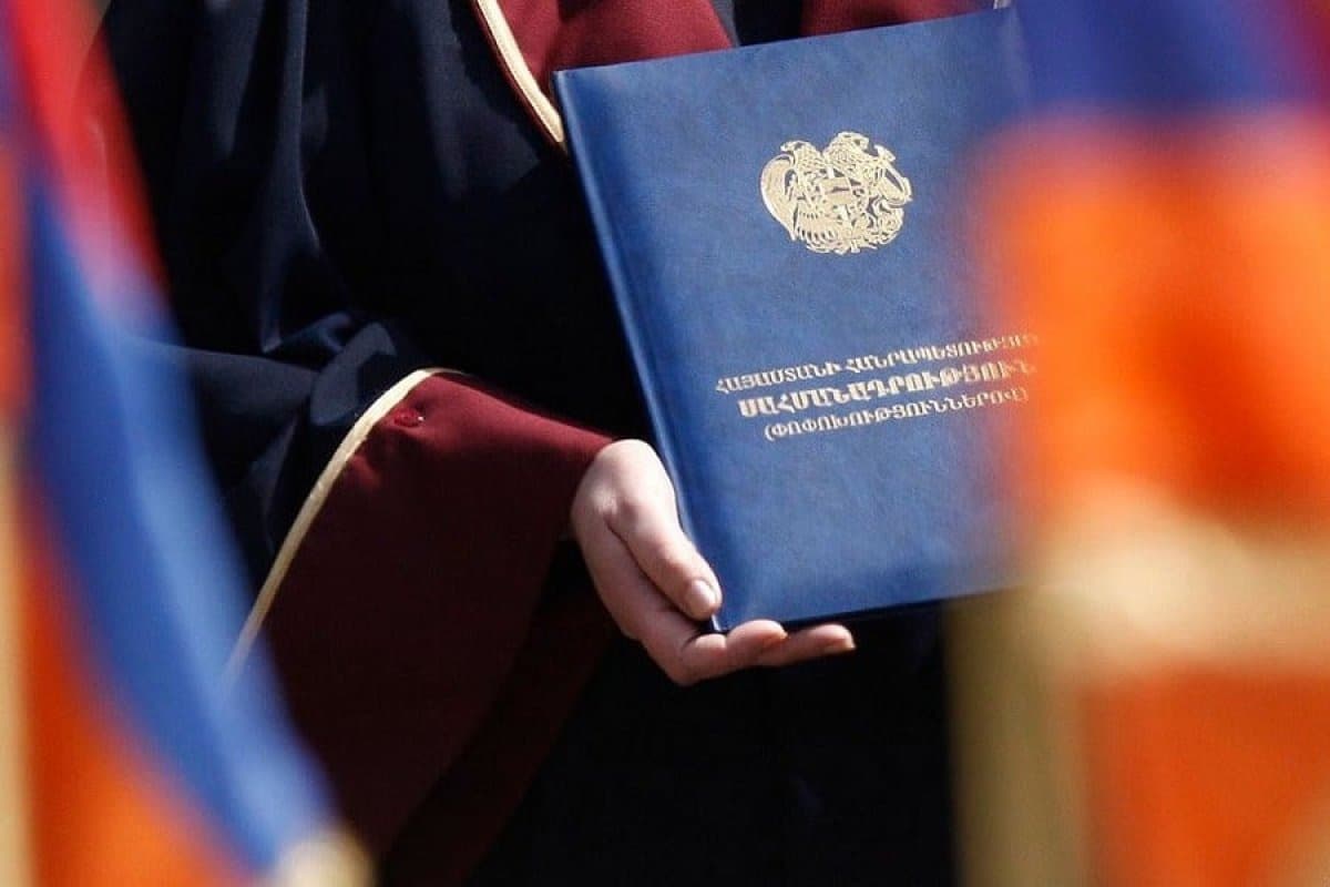 Ermənistanda yeni konstitusiya və referendum müəmması: Paşinyanın qarşısında hansı maneələr var? Ermənistanda yeni konstitusiya və referendum müəmması: Paşinyanın qarşısında hansı maneələr var?