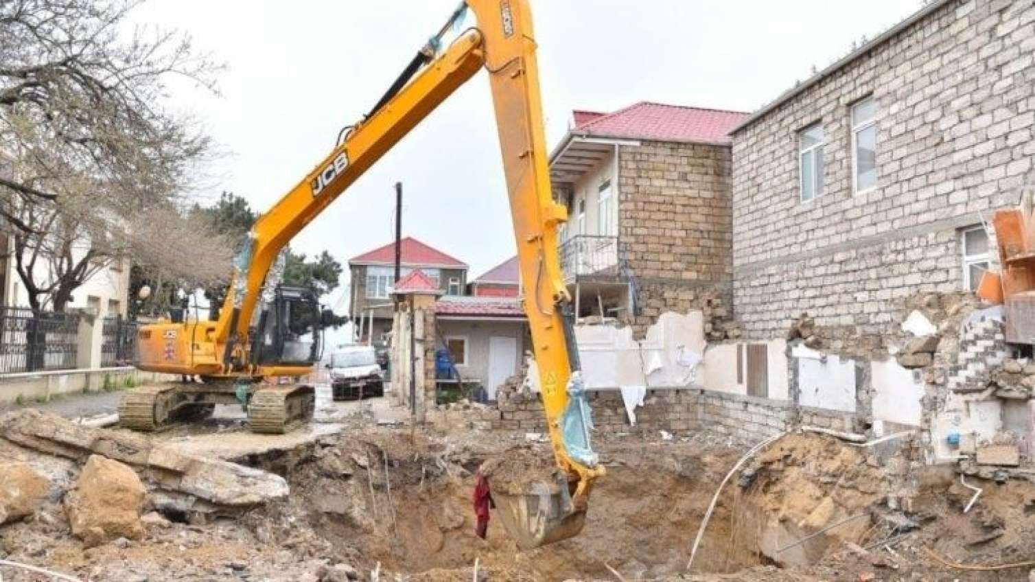 Bu şəxslərin evi hər an sökülə bilər – Bakıda yeni proses başlayır Bu şəxslərin evi hər an sökülə bilər – Bakıda yeni proses başlayır