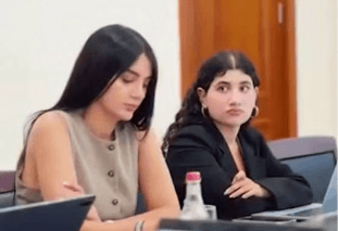 Almaniyadan İrəvana – Paşinyanın qızı Ədliyyə Nazirliyində - Foto Almaniyadan İrəvana – Paşinyanın qızı Ədliyyə Nazirliyində - Foto