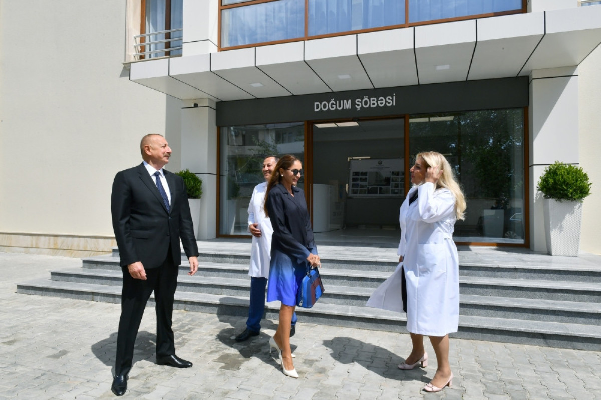 Prezident və Mehriban Əliyeva Bakıda 2 nömrəli doğum evində yaradılan şəraitlə tanış olublar