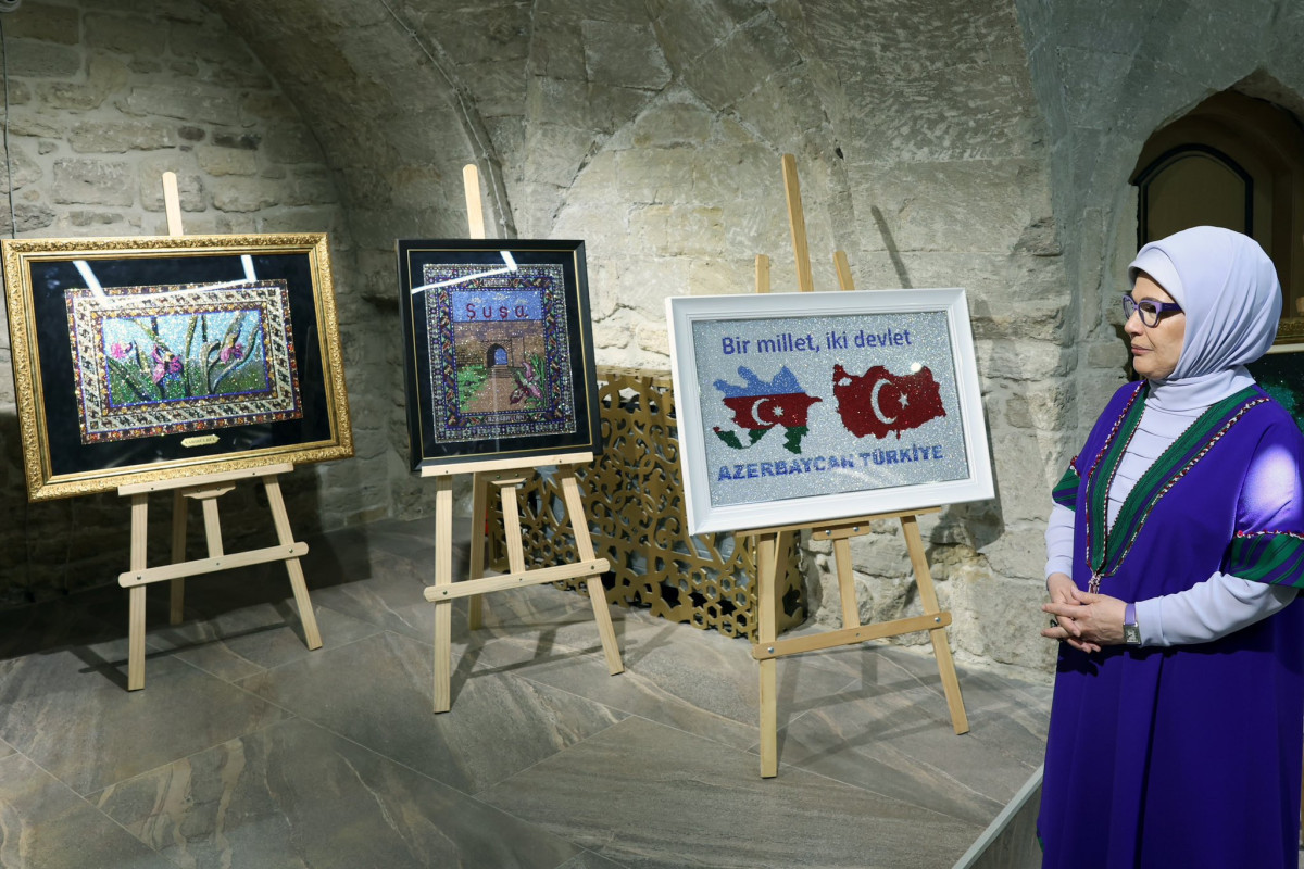 Azərbaycan və Türkiyənin birinci xanımları İçərişəhərdə olublar