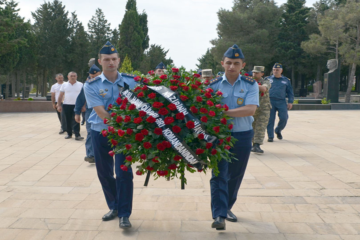 Şəhid hərbi pilot Rəşad Atakişiyevin məzarı ziyarət edilib - FOTO 