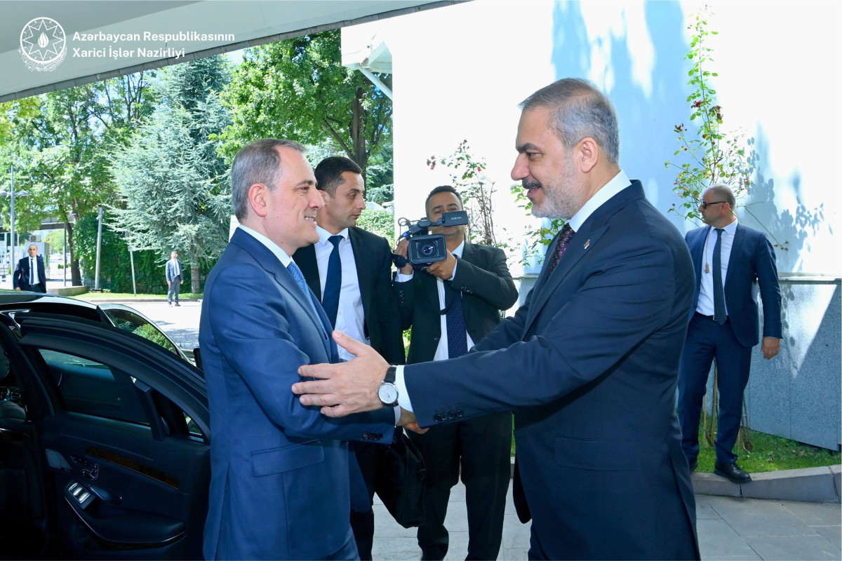 Azərbaycan və Türkiyə XİN rəhbərlərinin görüşü başlayıb