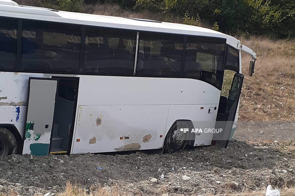 İsmayıllı-Muğanlı yolunda avtobus qəzaya uğrayıb - FOTO - YENİLƏNİB