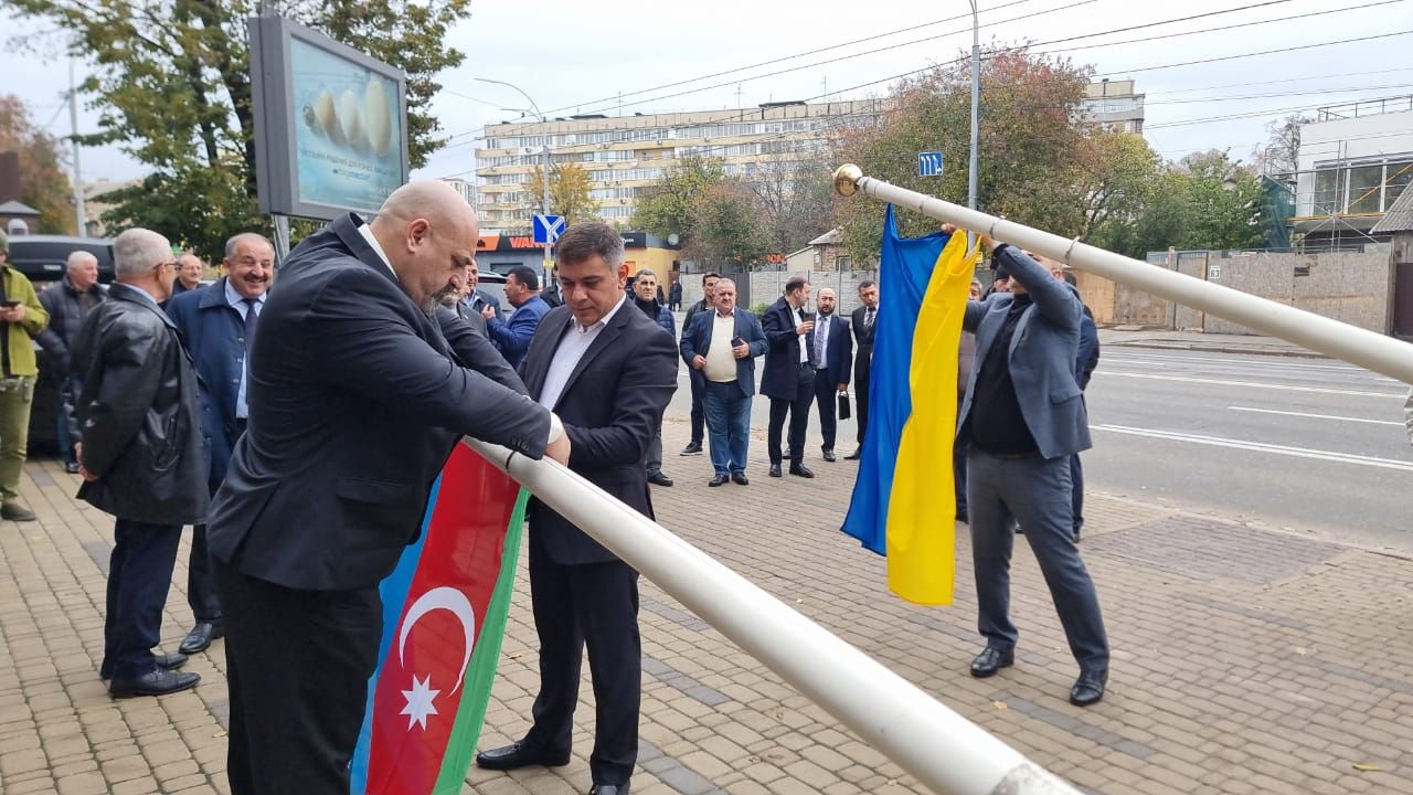 Diasporumuz Ukraynadakı “Azərbaycan evi”ni bərpa etdi - FOTO-VİDEO Diasporumuz Ukraynadakı “Azərbaycan evi”ni bərpa etdi - FOTO-VİDEO