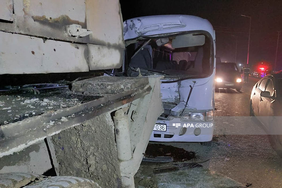 Şirvanda mikrovtubus qəzaya düşüb, 6 nəfər xəsarət alıb