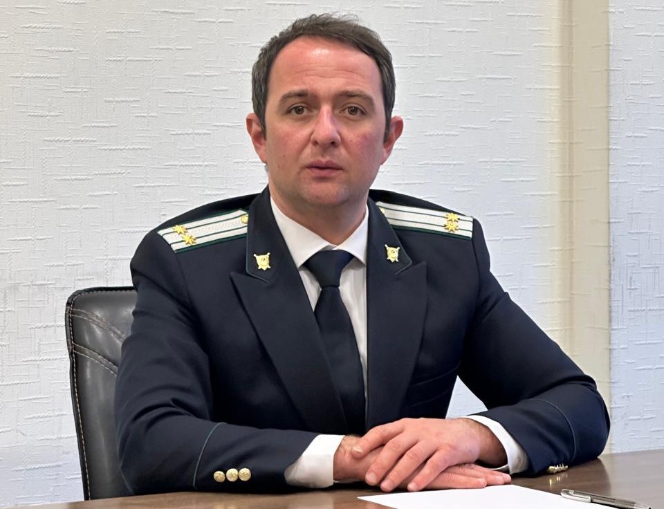 Kamran Əliyev onu Siyəzənə prokuror təyin etdi - FOTOLAR Kamran Əliyev onu Siyəzənə prokuror təyin etdi - FOTOLAR
