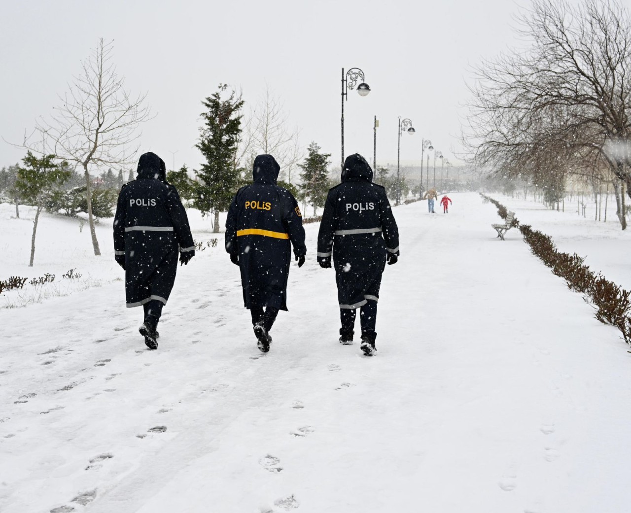 Qarlı hava ilə əlaqədar polis təhlükəsizlik tədbirləri görür - DİN Qarlı hava ilə əlaqədar polis təhlükəsizlik tədbirləri görür - DİN