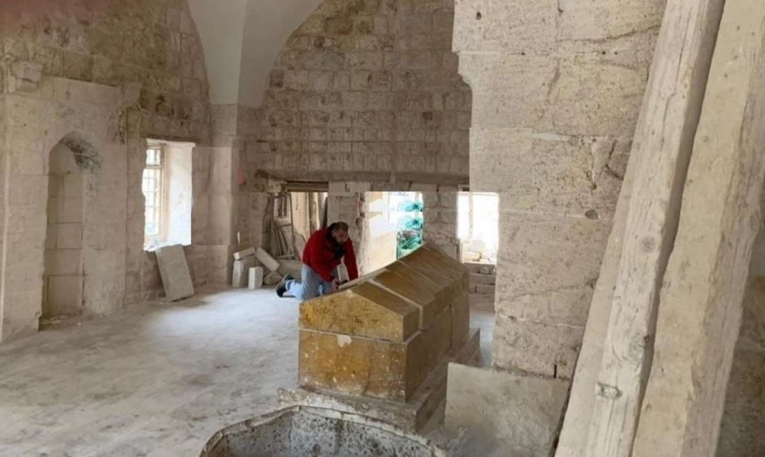 Nəsiminin məzarı Azərbaycana gətiriləcək? - FOTO