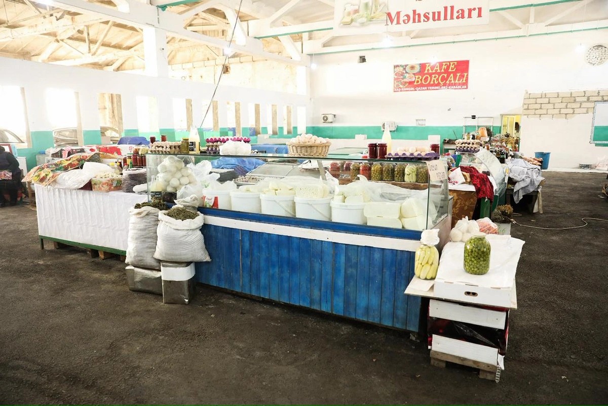 AQTA "Kəndli" bazarında nöqsanlar aşkarladı - FOTOLAR AQTA "Kəndli" bazarında nöqsanlar aşkarladı - FOTOLAR