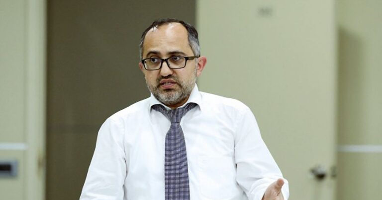 Əkrəm Həsənov: “Qan görməyən oğlan “maymaq” olacaq”