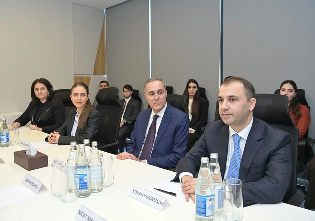 Nazir YENİ SƏDRİ kollektivə təqdim etdi