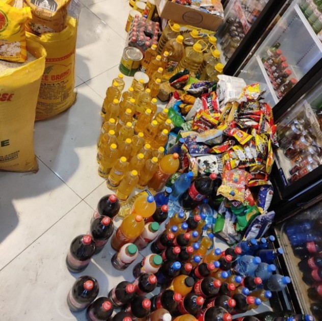 Bu marketdə saxta araqlar satılırmış - FOTOLAR Bu marketdə saxta araqlar satılırmış - FOTOLAR
