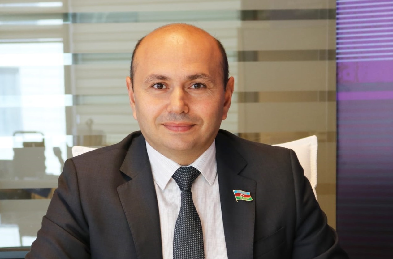 AbzasMedia - Deputat Elşad Mirbəşir: "Milli dəyərlərimizə zidd kontentləri olan sosial şəbəkələr məhdudlaşdırılmalıdır"