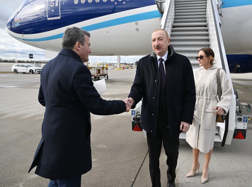 İlham Əliyev xanımı ilə birlikdə Almaniyaya səfər etdi - FOTOLAR İlham Əliyev xanımı ilə birlikdə Almaniyaya səfər etdi - FOTOLAR