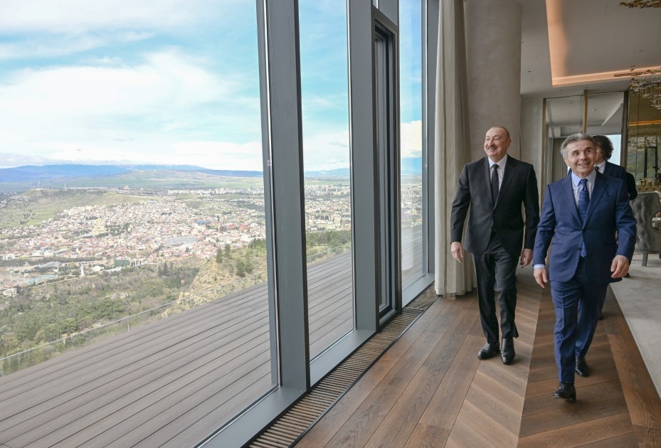 Azərbaycan Prezidentinin şərəfinə lanç verildi - FOTOLAR Azərbaycan Prezidentinin şərəfinə lanç verildi - FOTOLAR