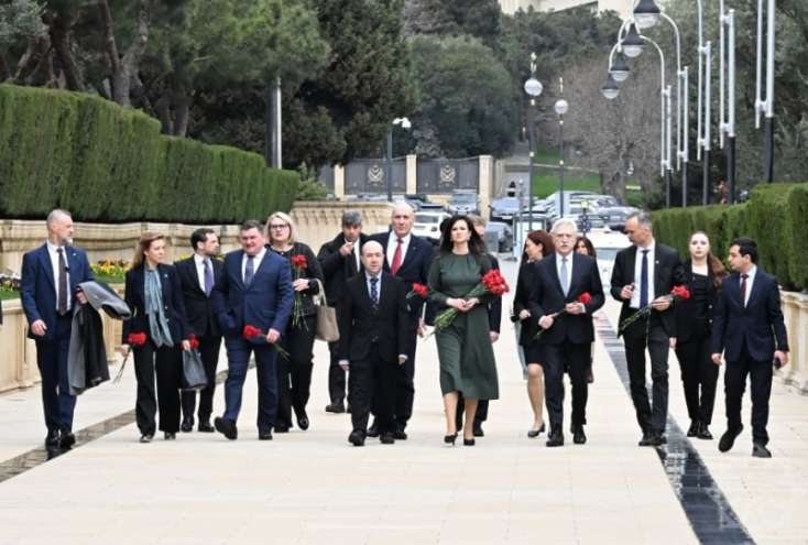 Tamerlan Qarayev Bakıya gəldi -
