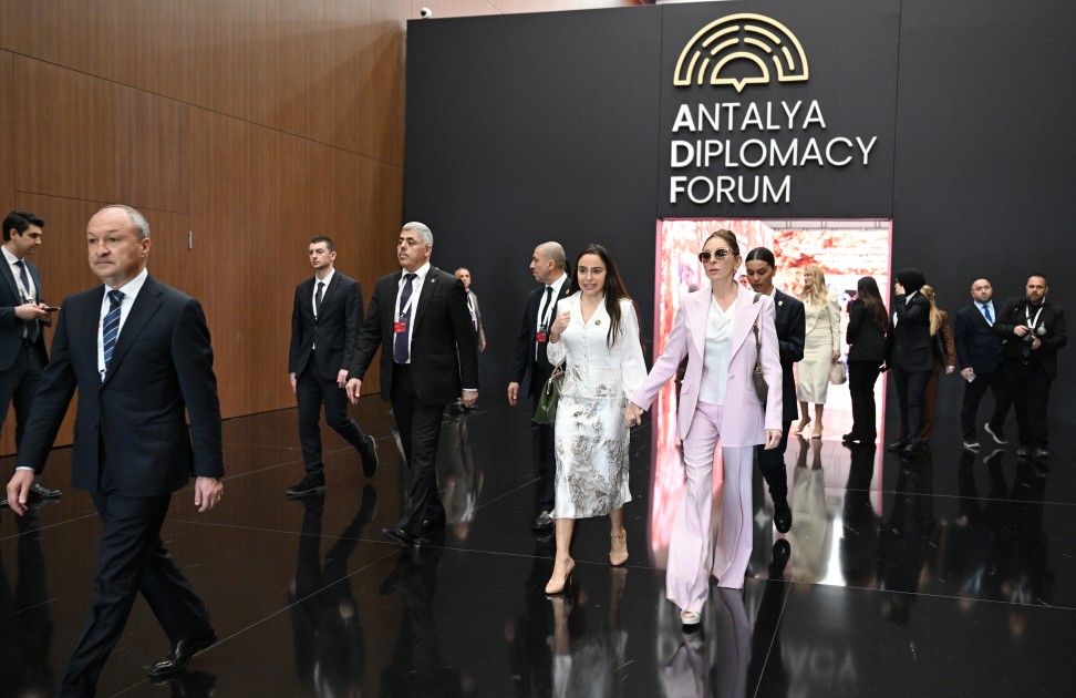 Mehriban Əliyeva Antalyada Fələstinə həsr olunan tədbirdə iştirak edib 
