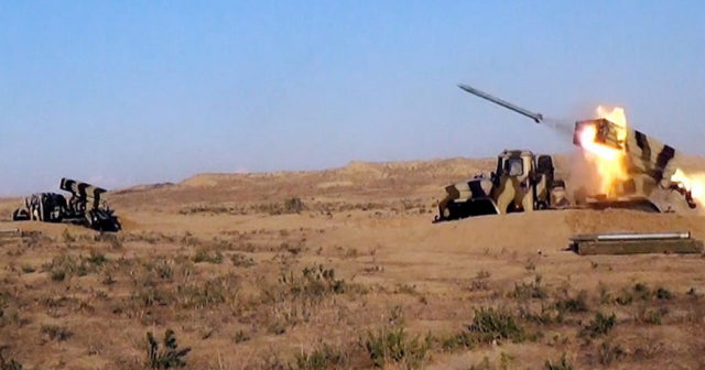 Artilleriya bölmələri döyüş atışları icra edir – VİDEO