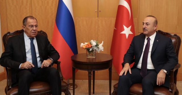 Çavuşoğlu rusiyalı həmkarı Lavrovla telefon danışığı apardı