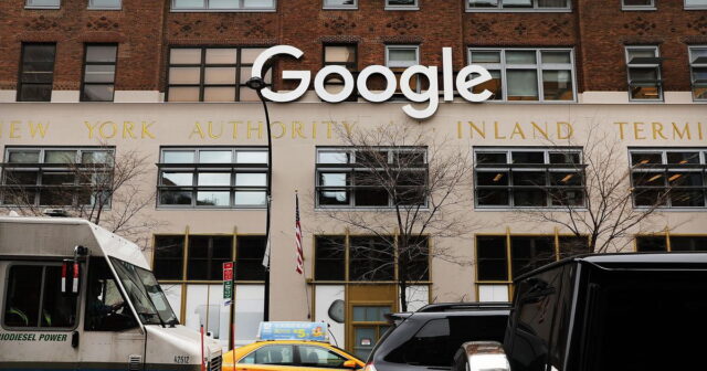 “Google” əməkdaşları Londondakı işdən çıxarılmalara etiraz etdilər