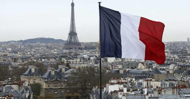 Fransızların 71 faizi hökumətin istefasını istəyir