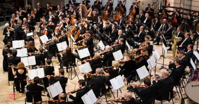 Azərbaycanda orkestrin bədii rəhbəri rüşvətə görə həbs edildi Azərbaycanda orkestrin bədii rəhbəri rüşvətə görə həbs edildi