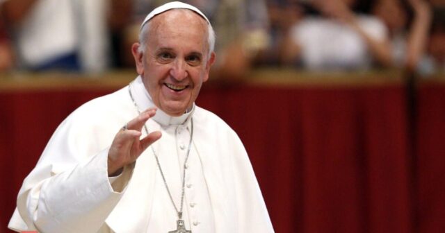 Papa Fransisk xəstəxanadan çıxdı: Mən hələ də sağam