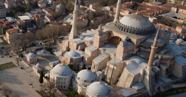 UNESCO Türkiyəni Ayasofyanın statusunu dəyişdirməməyə çağırıb