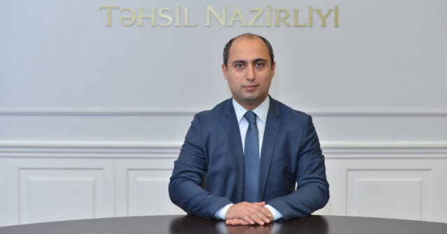 Nazirin müəllimlərin başında “dəlləkliyi”nə Heydər Əliyev nə deyərdi? Nazirin müəllimlərin başında “dəlləkliyi”nə Heydər Əliyev nə deyərdi?