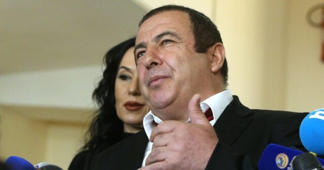 Erməni deputat: “Ermənistan əhalisi uçuruma yuvarlanır”