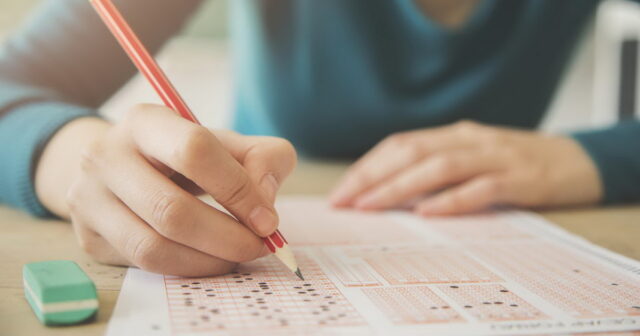 Üç yüzdən çox iddiaçının xarici dillər üzrə fəlsəfə doktoru imtahanı verəcəyi gözlənilir Üç yüzdən çox iddiaçının xarici dillər üzrə fəlsəfə doktoru imtahanı verəcəyi gözlənilir