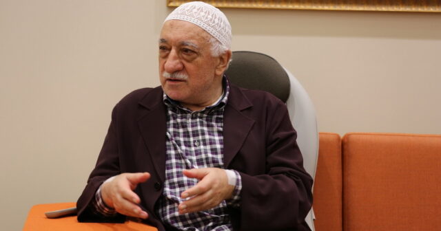 Xalq şairinin FETÖ-yə məktubu ÜZƏ ÇIXDI – FAKT Xalq şairinin FETÖ-yə məktubu ÜZƏ ÇIXDI – FAKT