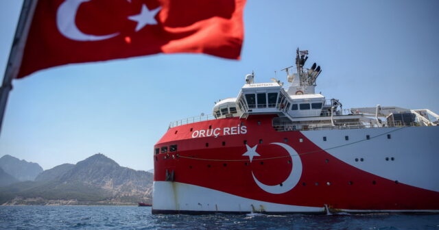 Türkiyə Aralıq dənizində geoloji kəşfiyyat işlərini bərpa etdi