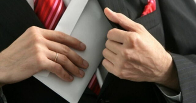 Təhsil müəssisəsində qanunsuzluq – 250 min manatlıq YEYİNTİ Təhsil müəssisəsində qanunsuzluq – 250 min manatlıq YEYİNTİ