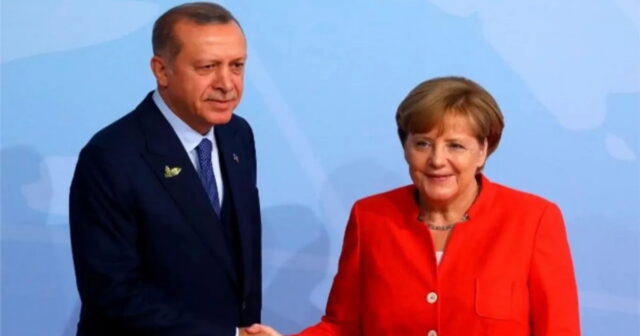 Diqqətçəkən Türkiyə iddiası: Merkel bizi kürəyimizdən bıçaqladı