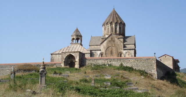 İşğal altında olan 128 alban məbədi erməni qriqorian kilsəsinə çevrilib