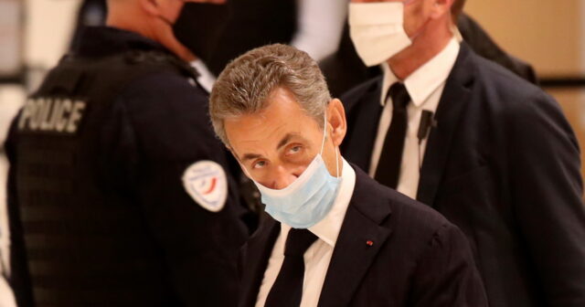Fransanın eks-prezidenti hakim qarşısına çıxır