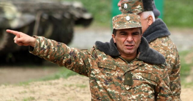 Mediaport: Separatçı rejimin müdafiə nazirini döyüblər