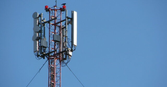 Mobil operatorların anten şüası ilə bağlı qeydə alınan şikayətlər açıqlanıb