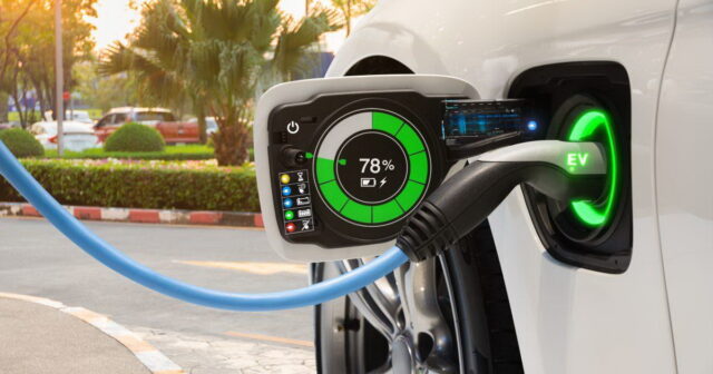 Ekspert: Yanacaqda tarif dəyişməsilə elektromobillərə keçid sürətlənəcək