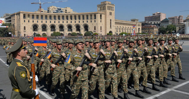Erməni KİV: Ermənistanda ordu bayramı bilərəkdən qeyd olunmur